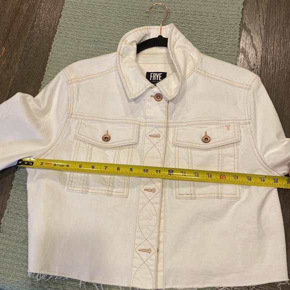 Frye Jacket denim size medium color cream, slightly fringed at bottom of jacket - Picture 5 of 5